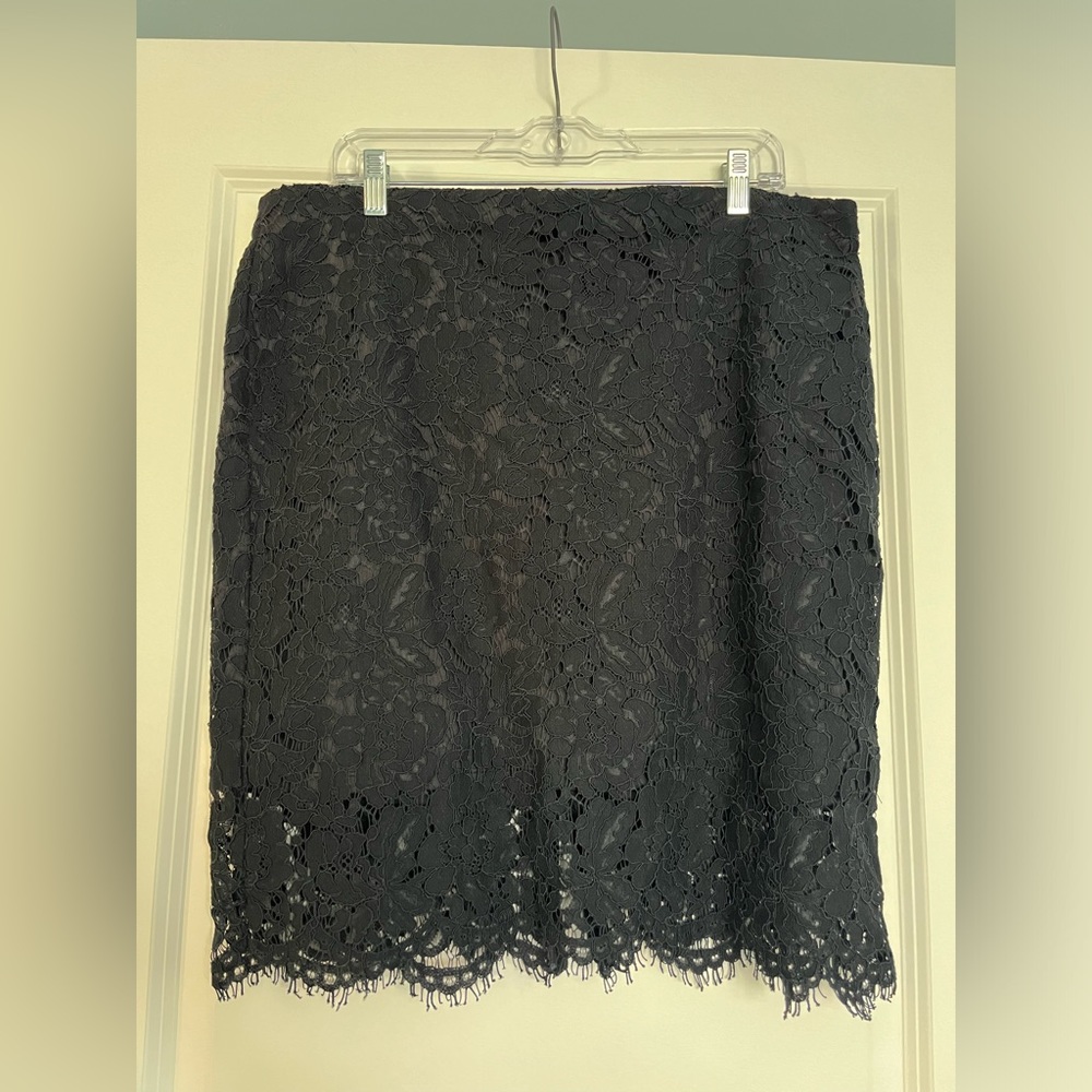 EUC Banana Republic Black Lace Skirt (14)